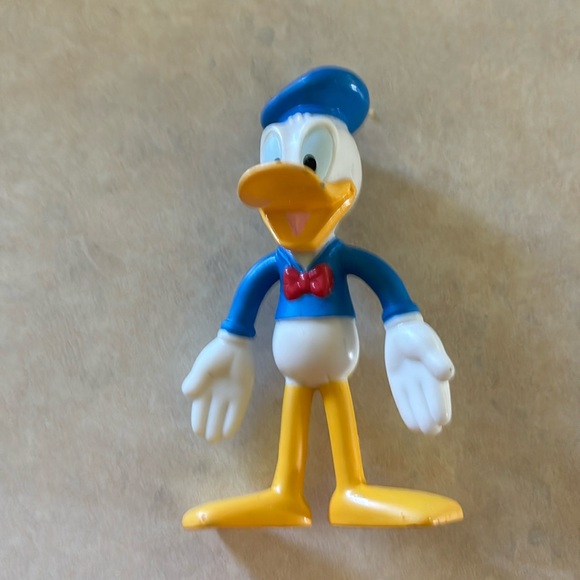 - So cute! Original Disney Bendin Friends Donald and Goofy - Picture 3 of 6